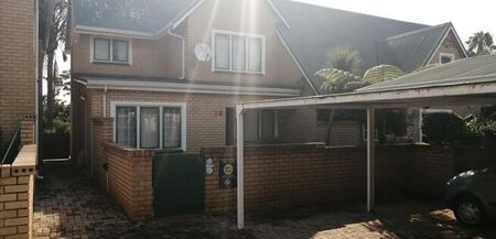 3 Bedroom duplex townhouse - sectional to rent in Garsfontein, Pretoria