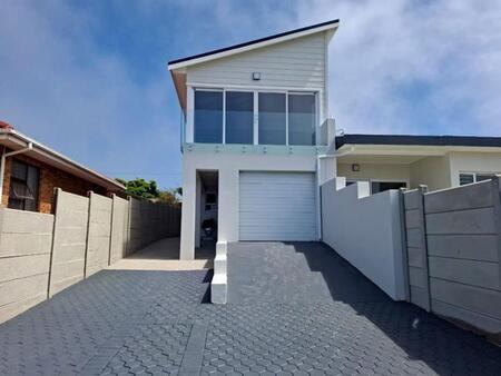 2 Bedroom House in Reebok