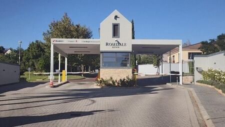 2 Bedroom Apartment in Rosedale Estate