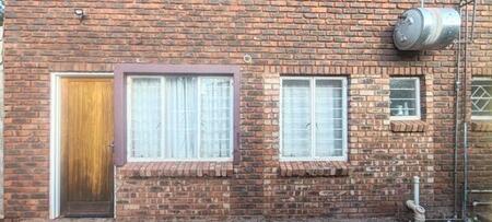 1 Bedroom Apartment in Postmasburg