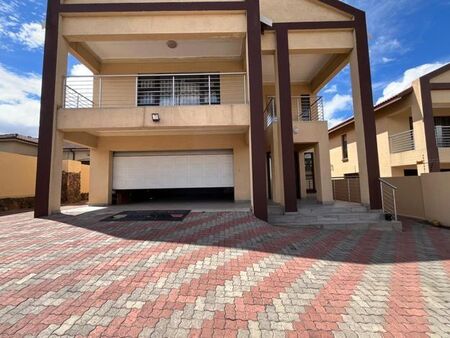 4 Bedroom house to rent in Model Park, Witbank
