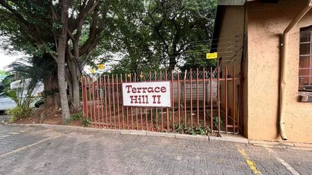 2 Bedroom apartment to rent in Weltevreden Park, Roodepoort