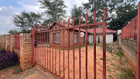 3 Bedroom house to rent in Philip Nel Park, Pretoria