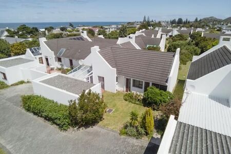 2 Bedroom House in Eastcliff