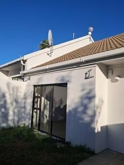 2 Bedroom House in Oudtshoorn Central