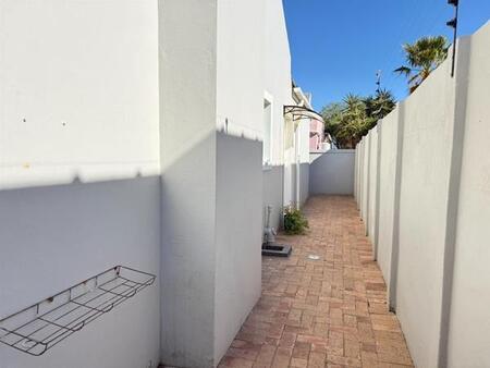 Studio apartment in Table View