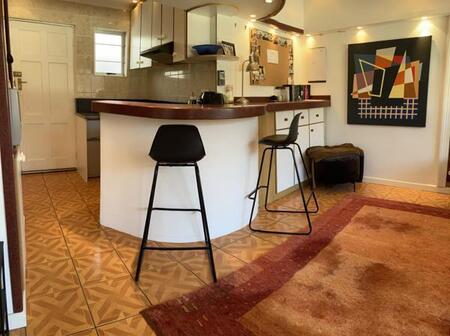 0.5 Bedroom House in Three Anchor Bay