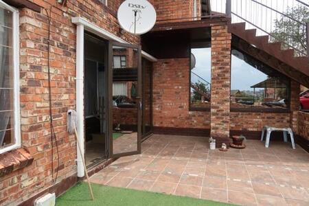 2 Bedroom Townhouse in Grobler Park