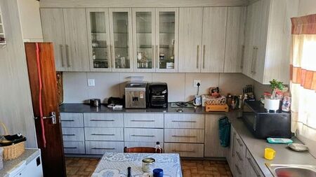 5 Bedroom house to rent in Generaal De Wet, Bloemfontein