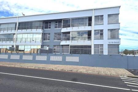 3 Bedroom Apartment in Melkbosstrand