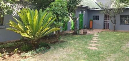 1 Bedroom Townhouse in Krugersdorp Central