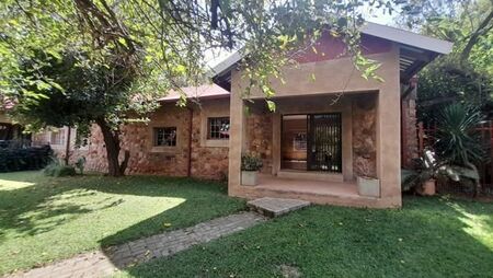 2 Bedroom Townhouse in Kameeldrift East