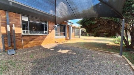 3 Bedroom House in Roodia