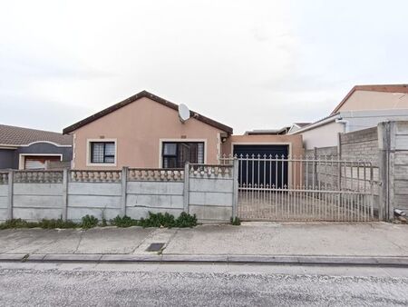 3 Bedroom house to rent in Strandfontein, Mitchells Plain