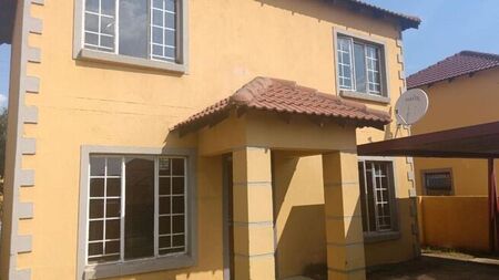 3 Bedroom townhouse - sectional to rent in Leondale, Germiston