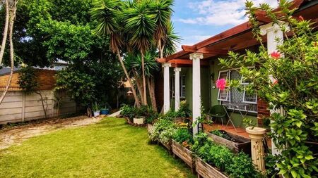 1 Bedroom bachelor apartment to rent in Table View, Blouberg