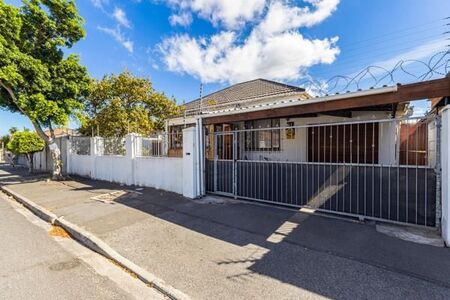 3 Bedroom House in Parow Valley