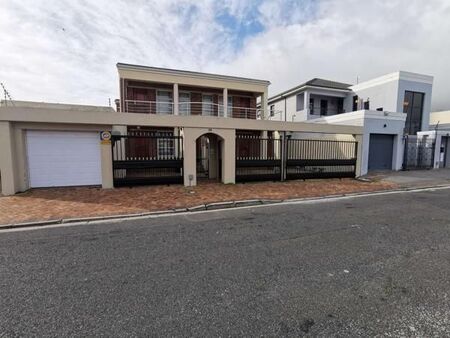 3 Bedroom Apartment in Rylands