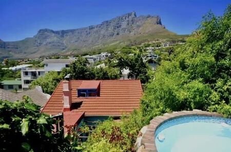 1 Bedroom House in Gardens