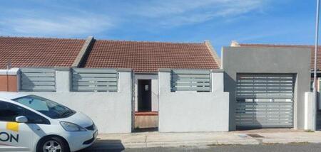 3 Bedroom House in Strandfontein