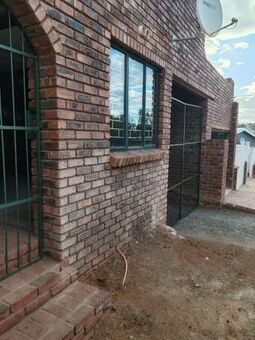 1 Bedroom Apartment in Postmasburg