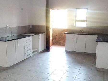 2 Bedroom Apartment in Amanzimtoti