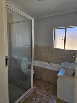 2 Bedroom Flat in Randfontein Central