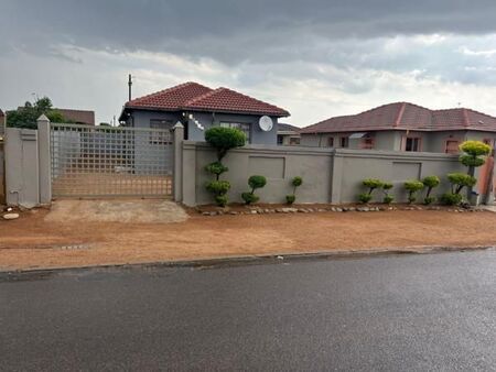 3 Bedroom House in Mabopane