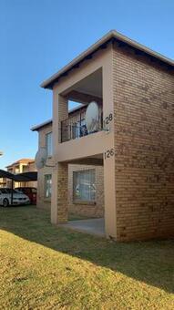 3 Bedroom Townhouse in Vanderbijlpark Sw