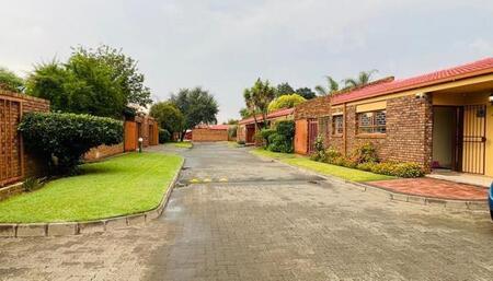 3 Bedroom Townhouse in Vanderbijlpark Ce