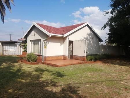 2 Bedroom House in Edelweiss