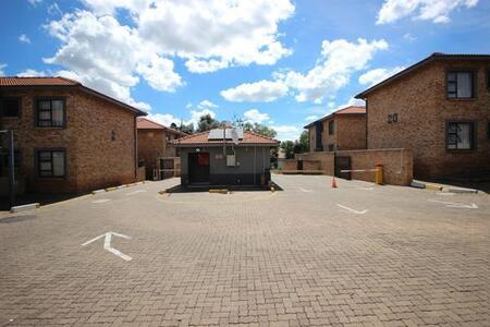 2 Bedroom Apartment in Crystal Park