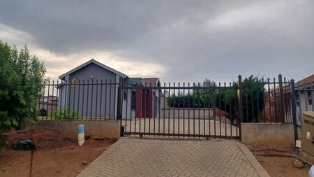 2 Bedroom house to rent in Vista Park, Bloemfontein