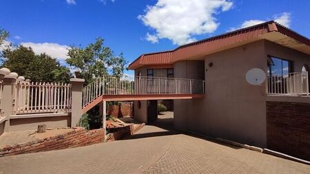 4 Bedroom house to rent in Pellissier, Bloemfontein