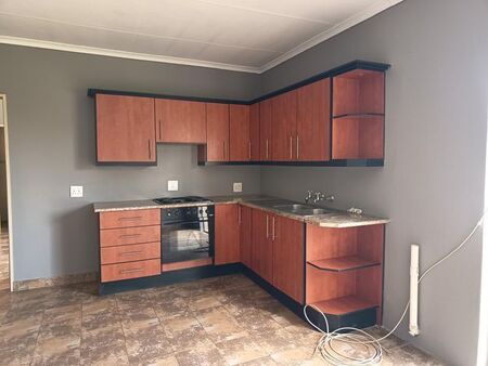 1 Bedroom bachelor flat to rent in Nelsonia, Meyerton