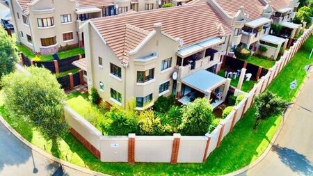 3 Bedroom townhouse - sectional to rent in Meyersdal, Alberton