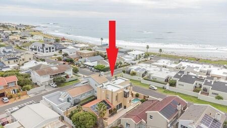 4 Bedroom house to rent in Melkbosstrand Central