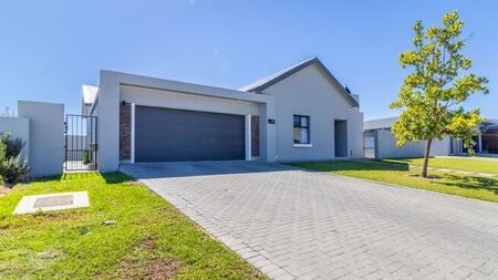 4 Bedroom house to rent in Paarl South