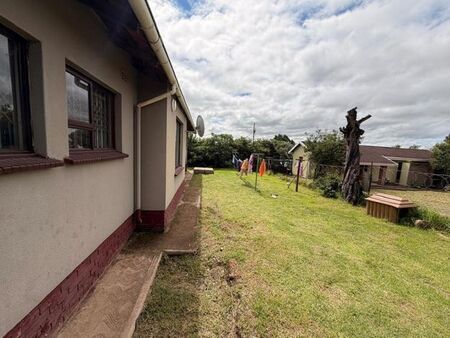 6 Bedroom house to rent in Southernwood, Mthatha