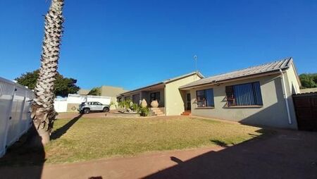 3 Bedroom House in Vredenburg