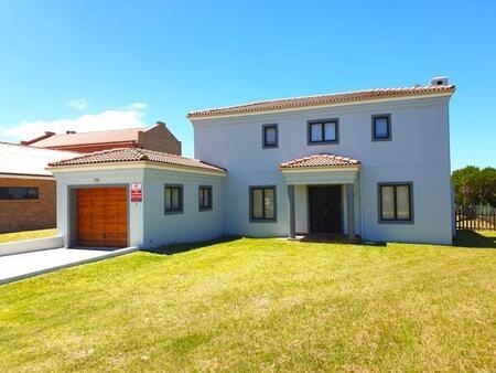 3 Bedroom House in Bettys Bay