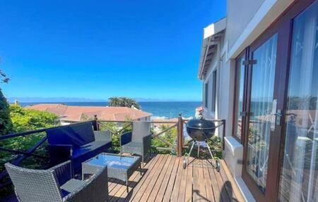 2 Bedroom Apartment in St James