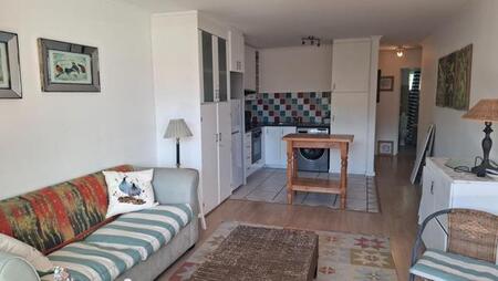 1 Bedroom Apartment in Hout Bay Central