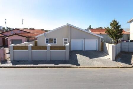 3 Bedroom House in Strand Central