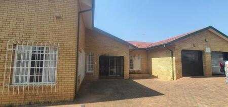 3 Bedroom House in Lennoxton