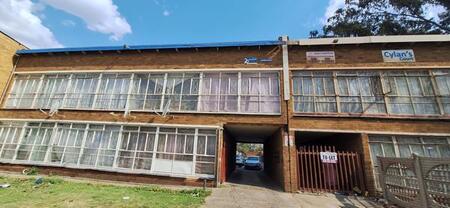2 Bedroom Flat in Vereeniging Central