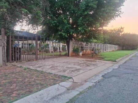 3 Bedroom House in Selection Park