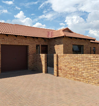3 Bedroom Townhouse in Naudeville
