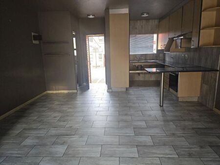 2 Bedroom duplex townhouse - sectional to rent in Florentia, Alberton