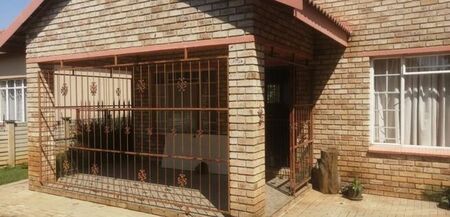 2 Bedroom cottage to rent in Meiringspark, Klerksdorp
